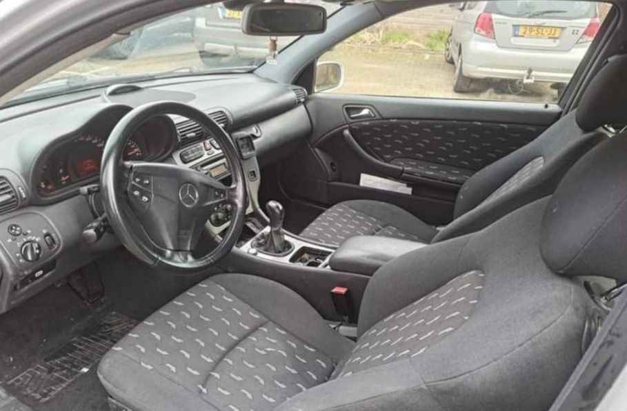 Vând Mercedes C200 Kompressor recent înmatriculată