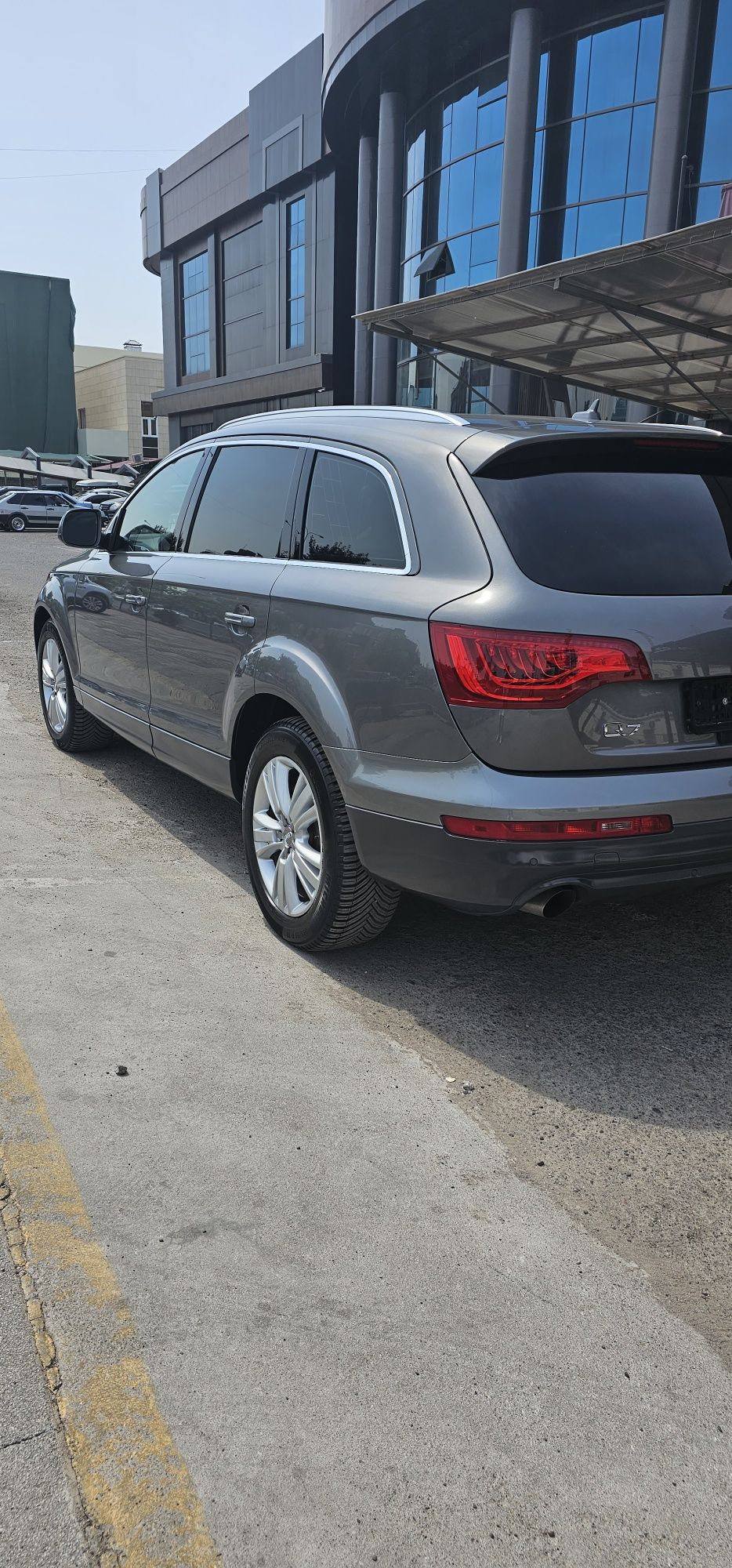 Продаётся Audi Q7 3,6л