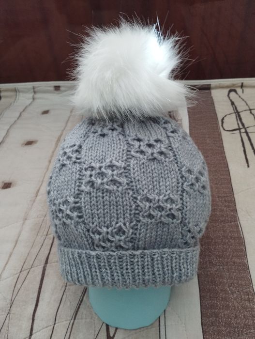 Ръчно плетени дамски шапки барети, тюрбани и бини