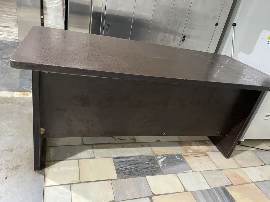 Продается офисный стол