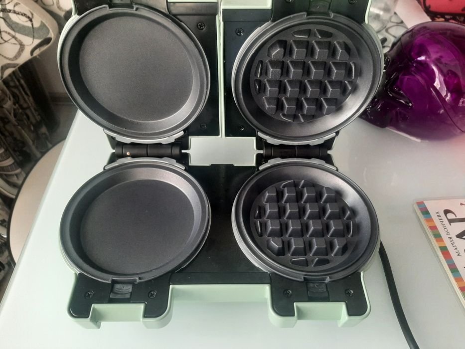 Мини гофретник за палачинки или гофрети