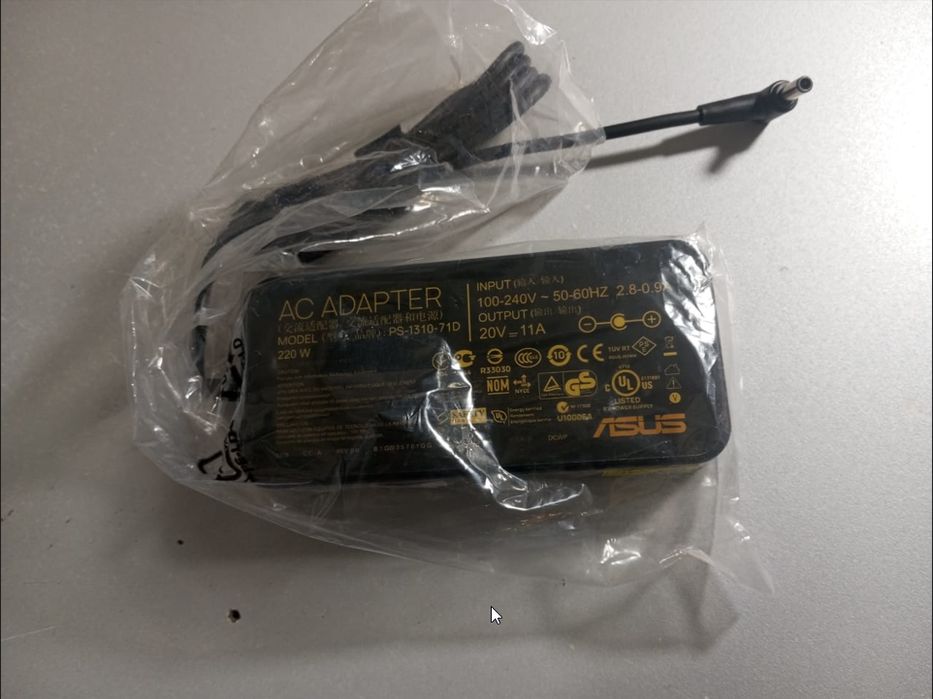 на ноутбук Asus tuf gaming или Asus rog - зарядка, блок питания 220w