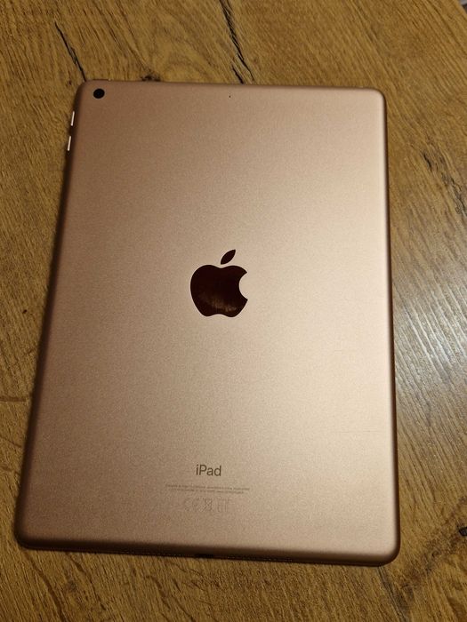 iPad Touch iD- 9.7 inch 6/7th Gen Wi-Fi  32GB la cutie