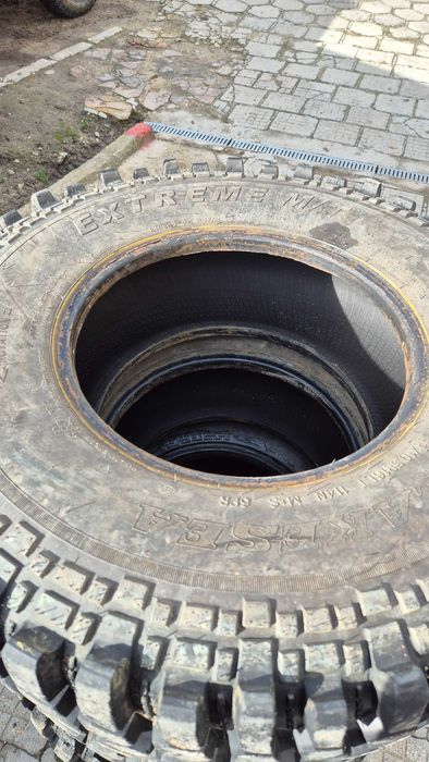 Гуми 33 за кал 16 ки