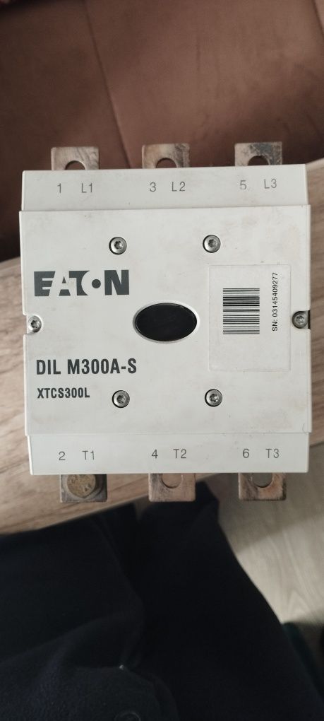 Магнитный пускатель 300 ампер Eaton