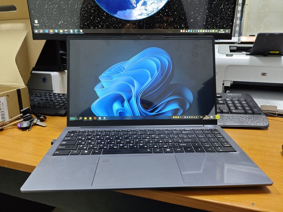 Игровой ультрабук HYDRA Razor R7 15.6