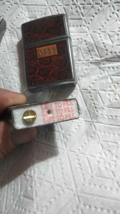 Bricheta Zippo Originală