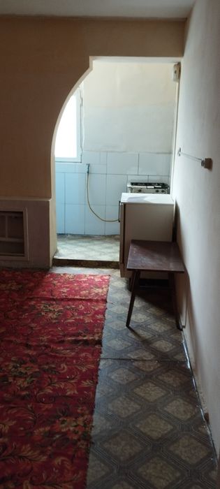 Продается 1 комнатная квартира в бывшем общежитии