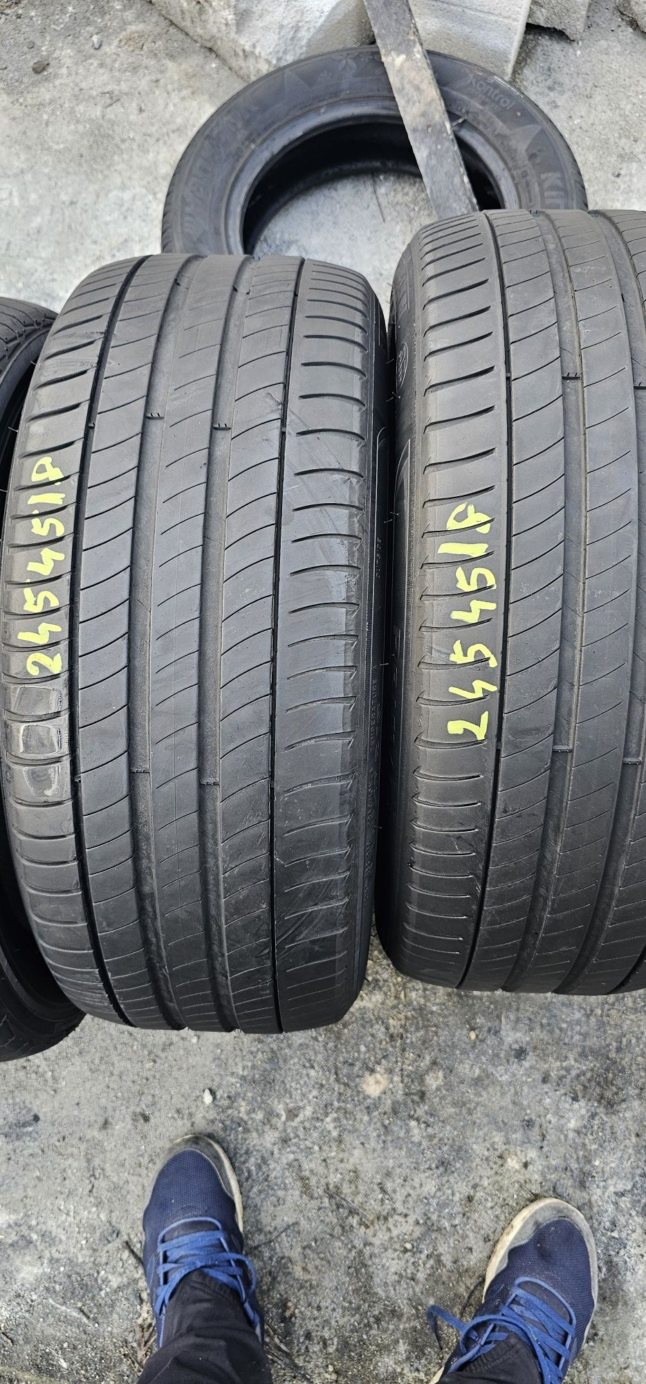 245 45 18 michelin