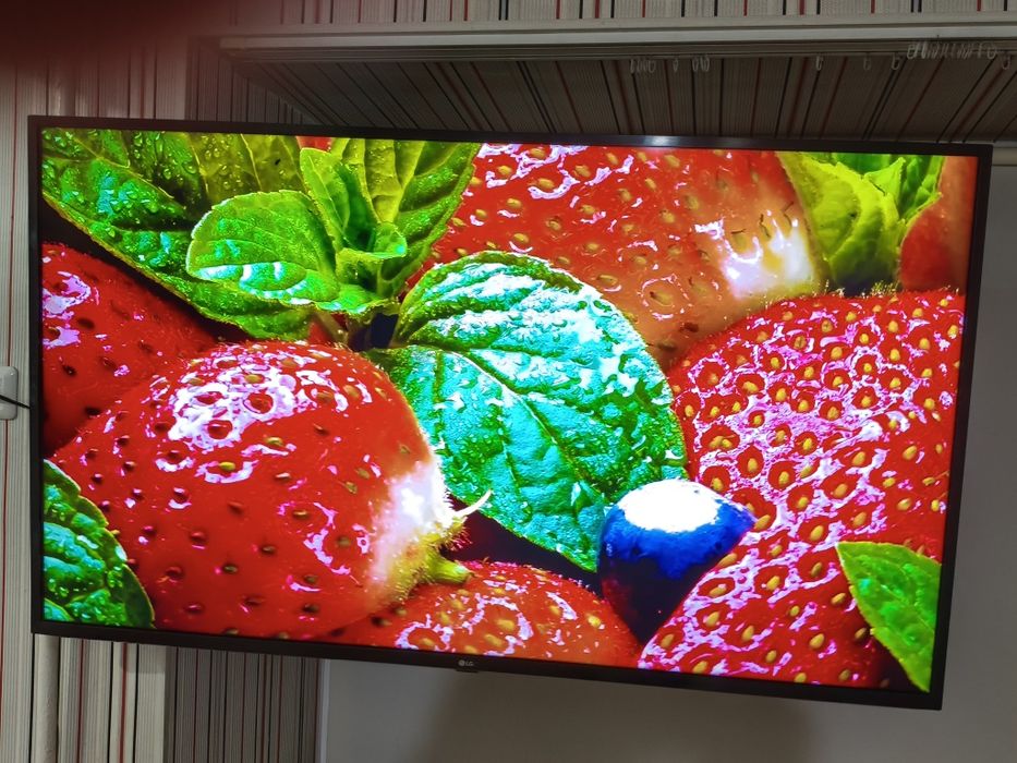 4K "LG смарт 2022г.  "55" в идеале. 140см. Пульт указка !