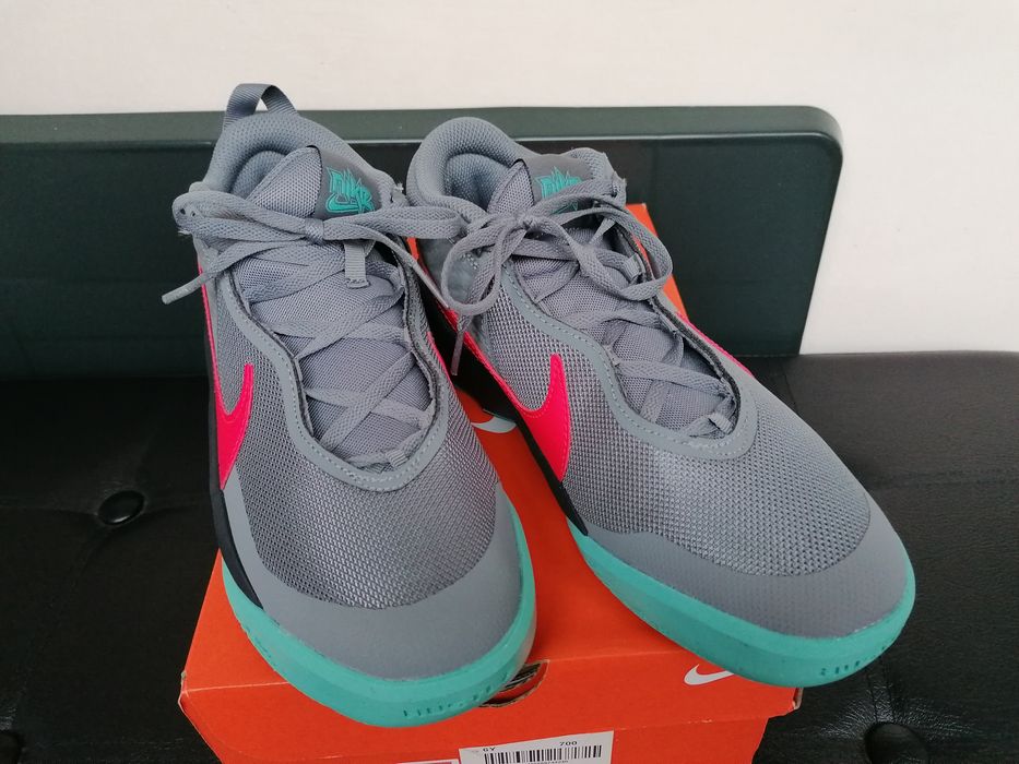 Nike 38,5 noi doar probati