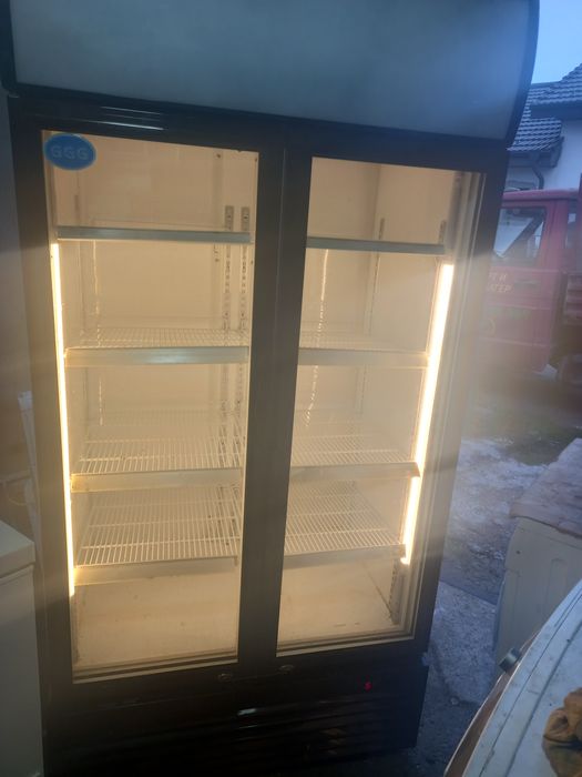 Хладилна витрина двойна