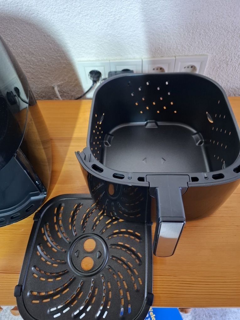 Еър Фрайър Russell Hobbs Satisfry XXL 10 функции,8л,1400w