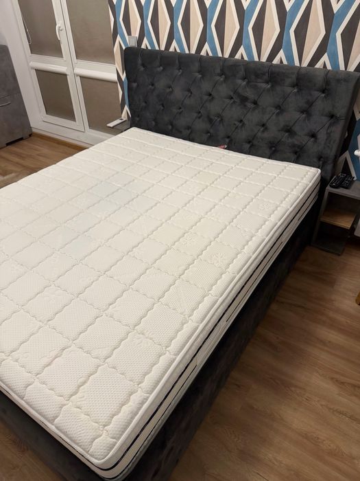 Тапицирано легло с матрак