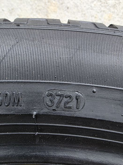 Vând patru anvelope de iarna pirelli 315 35 22/ 275 40 22 dot 4923
