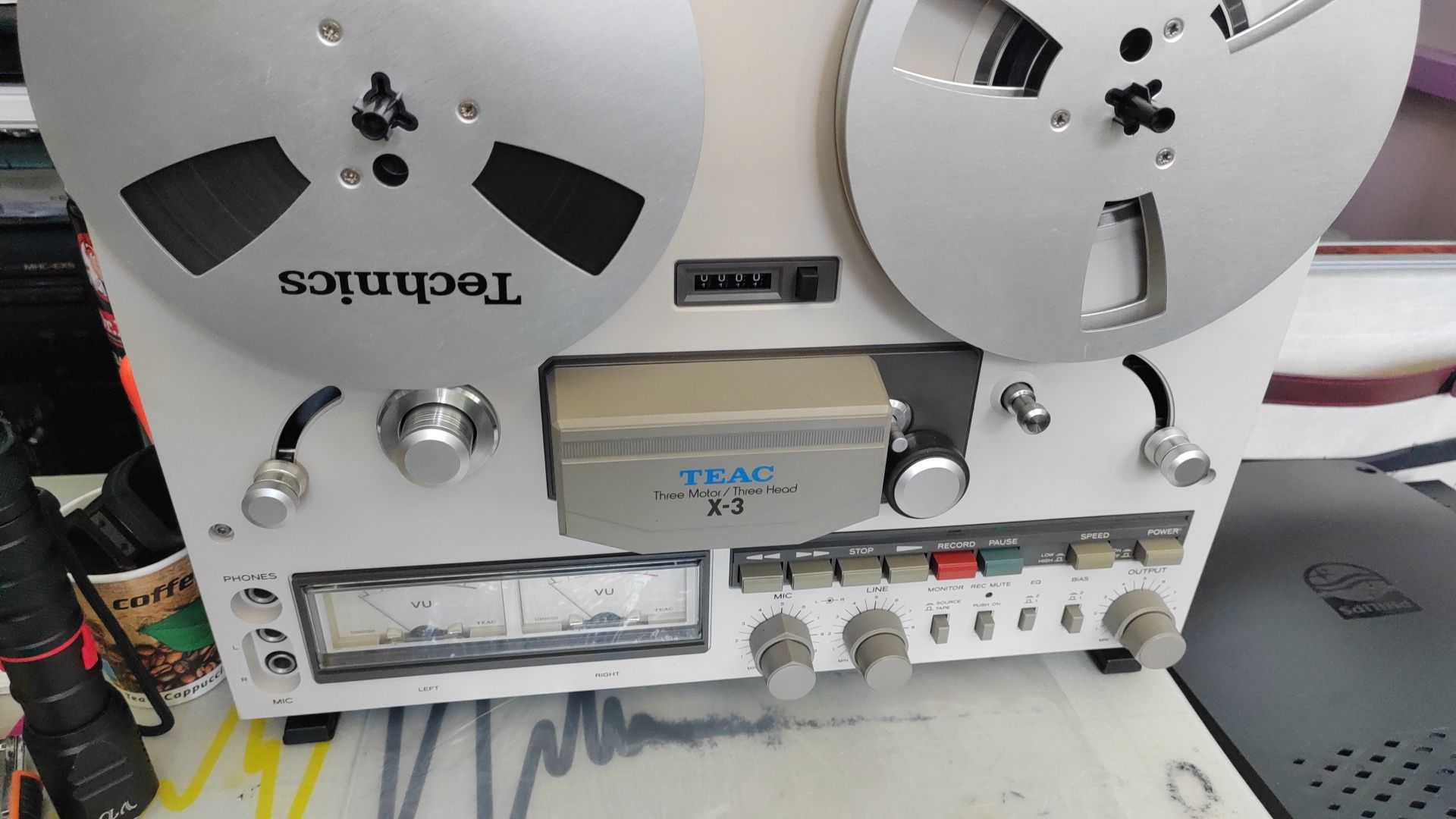 Vand magnetofon Teac x3 ca nou în cutia lui originală