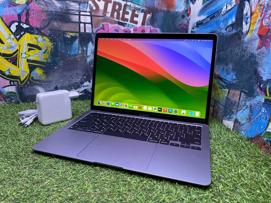 Ноутбук Apple MacBook Air 13 / 13.3" / 8 Гб / SSD 256 Гб