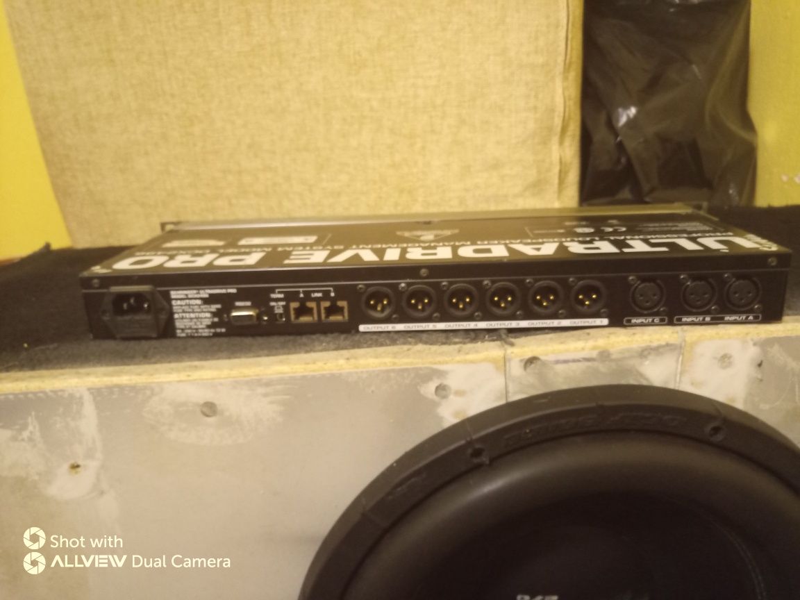 Behringer ultra drive pro 2496