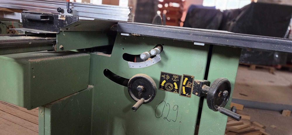 Circular cu masa mobila, reglabila pe lungime, latime si inclinare