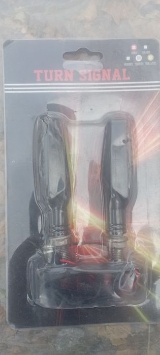 Продам поворотники 12v