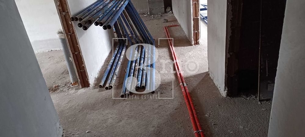 Тристаен непреходен апартамент за продажба в ж.к. Павлово, гр. София