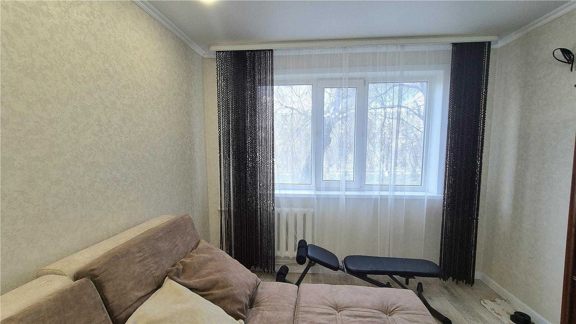 Продам  2 комн.  квартиру на 6 мкр