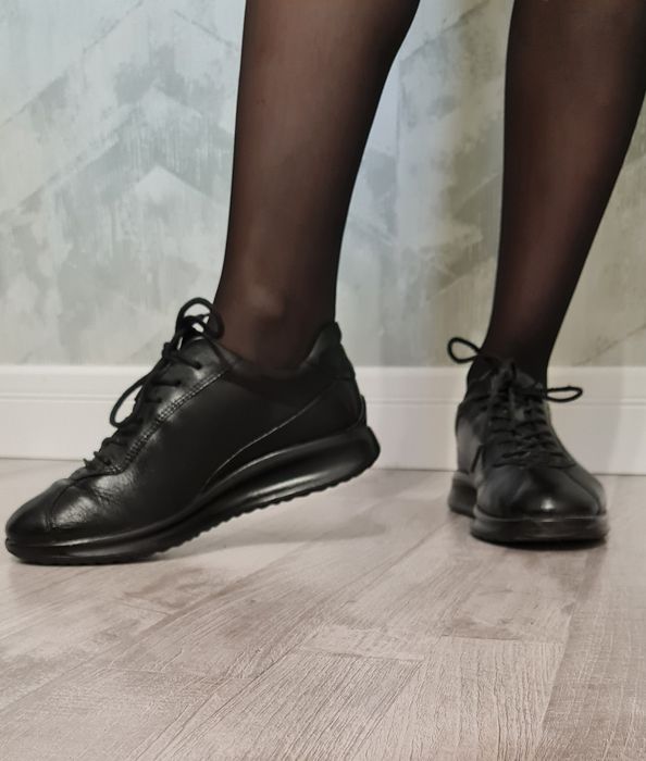 Женские кожаные кроссовки Ecco