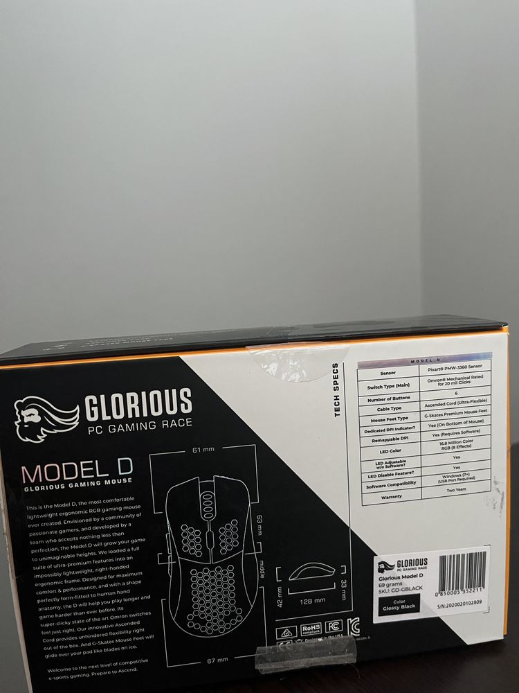 Геймърска мишка-Glorious Model D, в гланцово черно