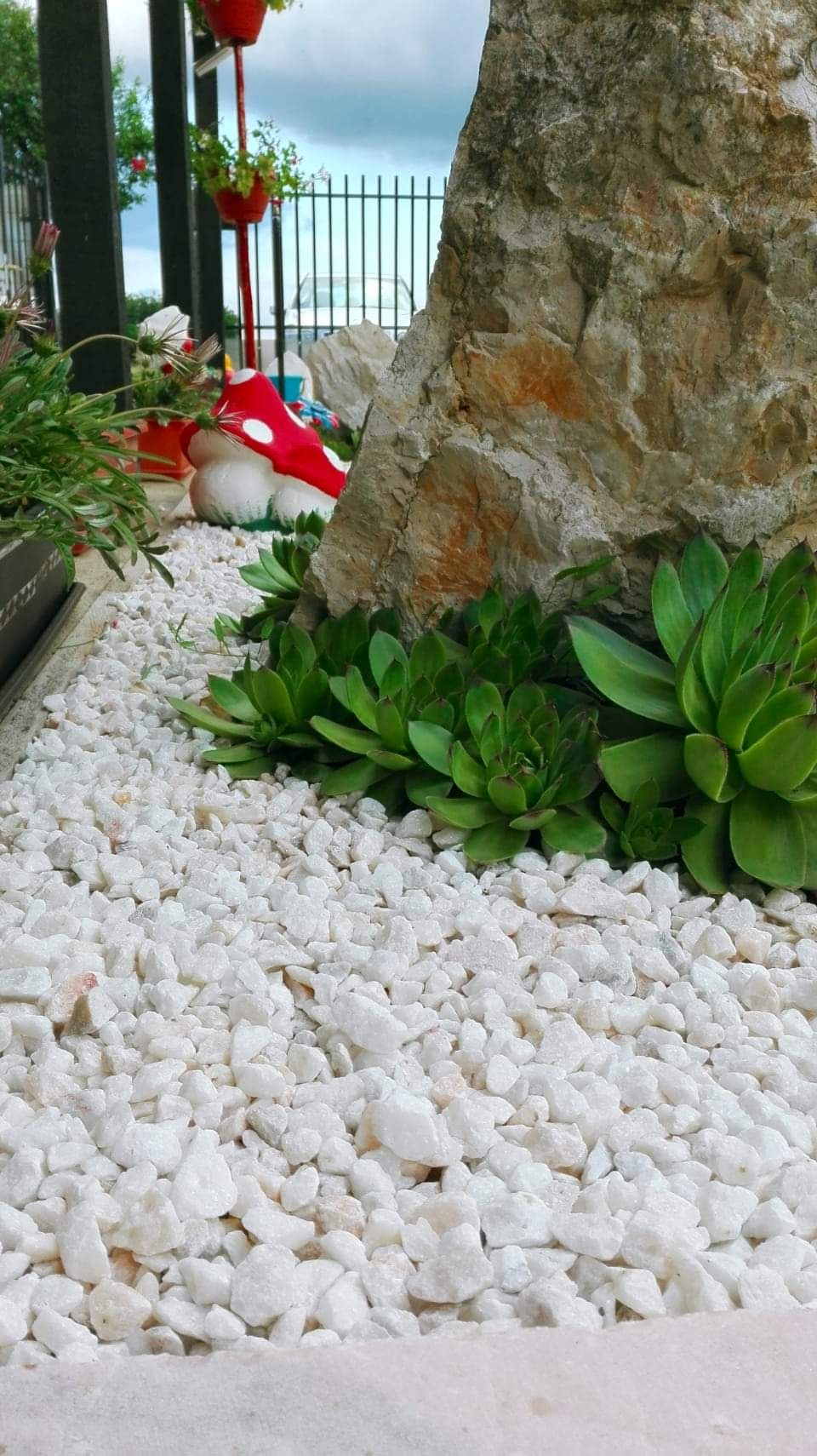Spartură de Marmură Albă,Piatră Naturală pentru  Decor ,Peisagistică