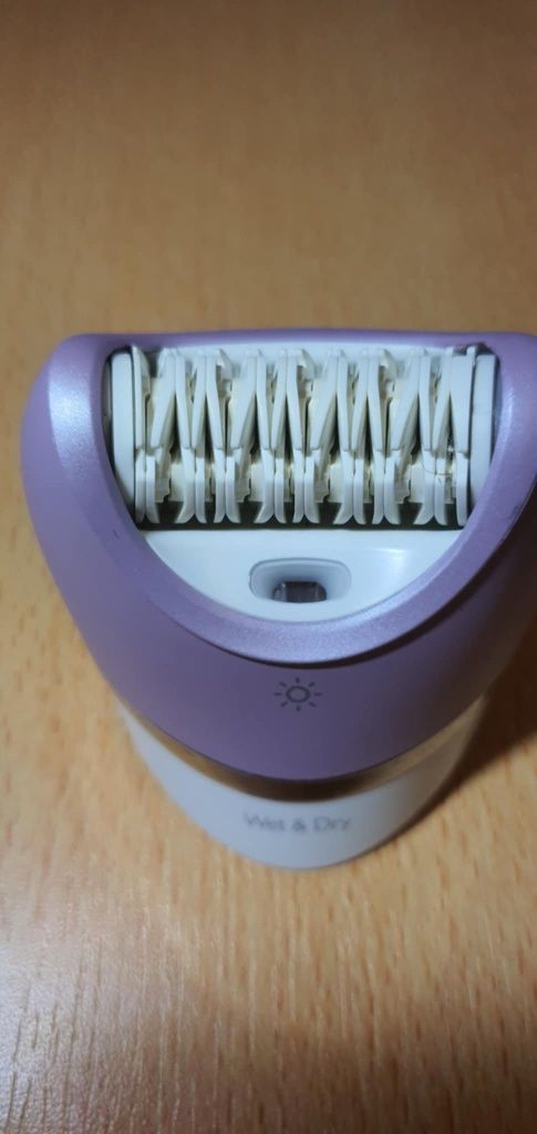 Vând aparat de ras, epilator Philips NOU