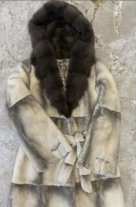 Шуба стриженый бобёр, капюшон норка