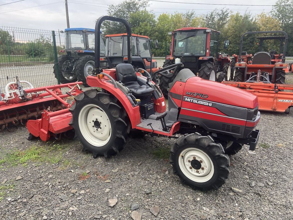 Tractor japonez Mitsubishi MT240, 4x4, servo, 24cp + freza