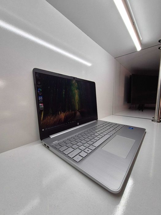 HP Core i3 1215U  8/512gb NVMe SSD