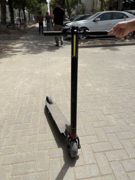 Электронный самокат в хорошем состоянии