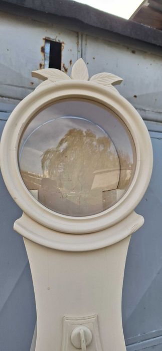 Cutie ceas de podea fără mecanism.