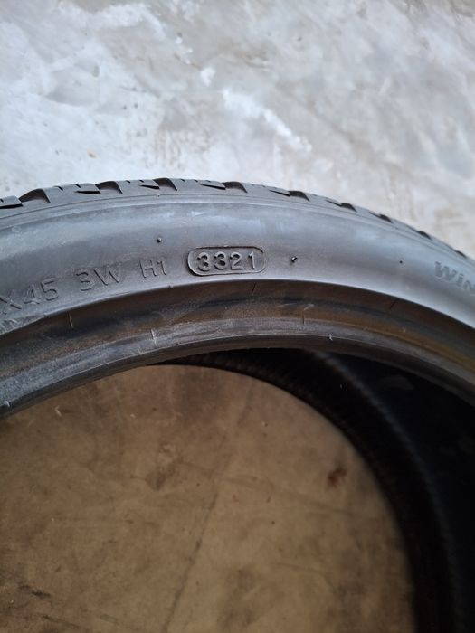2 Anvelope de iarnă  225 40 r20 Hankook