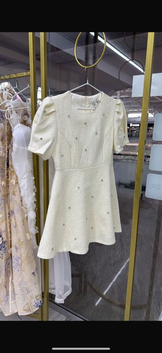 Платье носили только 1раз, размер 42-44