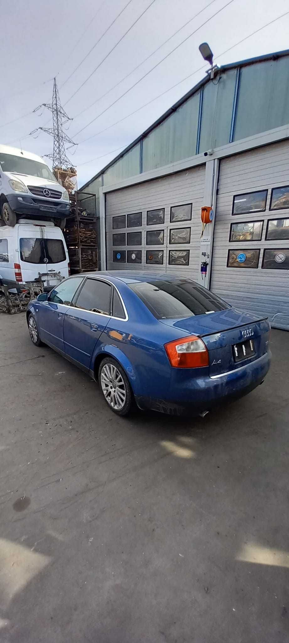 Audi a4  AN 2003 Dezmembrez/Dezmembram