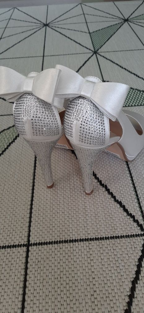 Сватбени булченски обувки