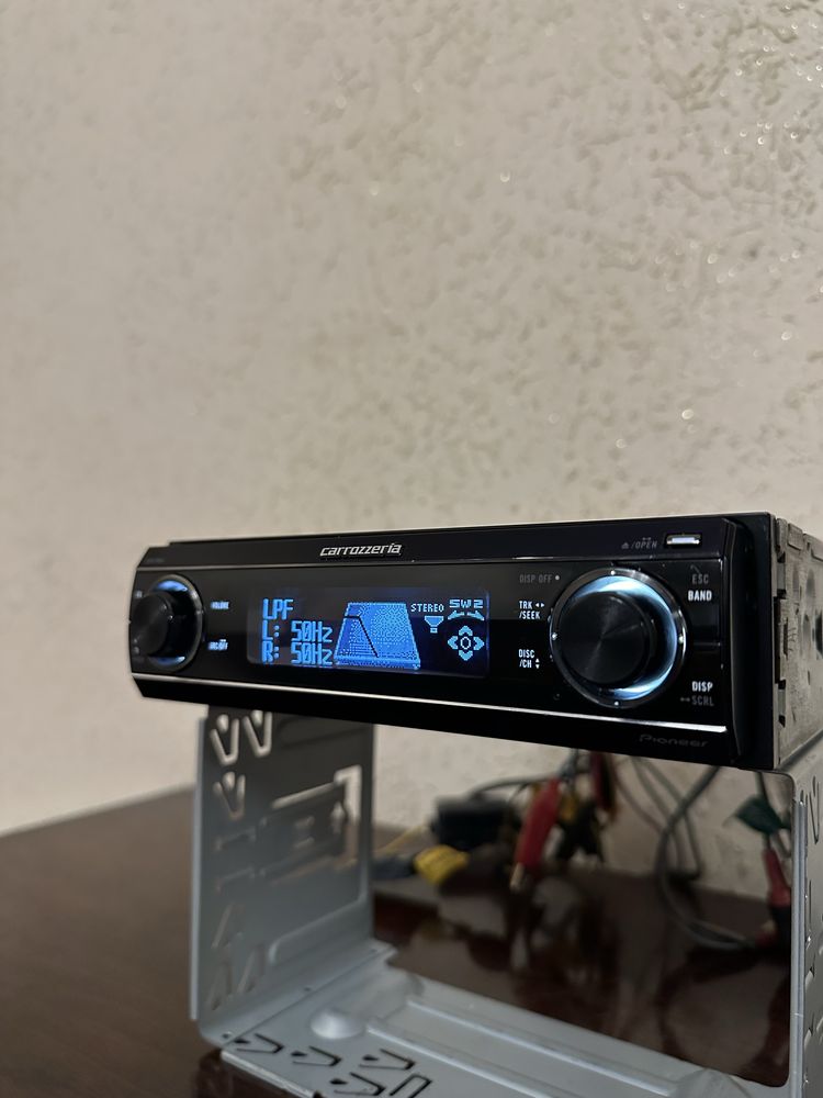 Pioneer Carrozzeria DEH-P940 magnitafon sotiladi. Blutusi bor.