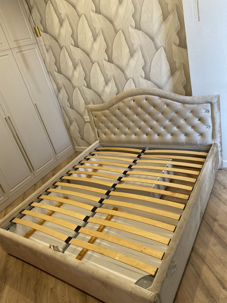 Продам кровать с матрасом новую