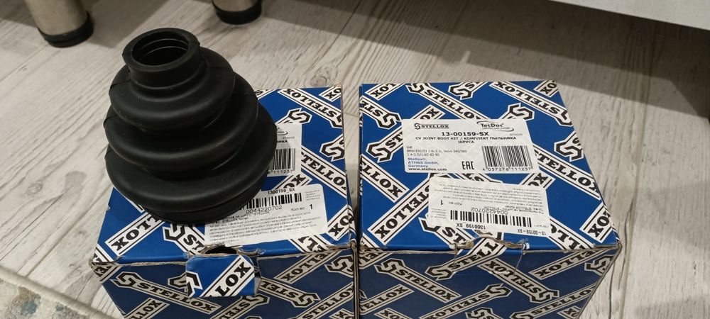 Продам комплект пыльник шруса BMW e30 цена 10.000