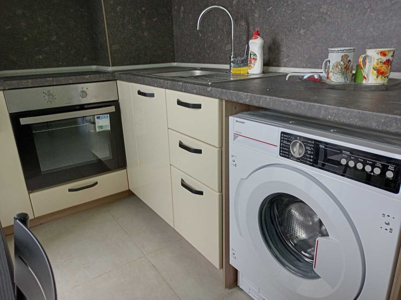 Дава се под наем Двустаен апартамент в София, Красно село - 55 кв.м за 570 € - Снимка #2