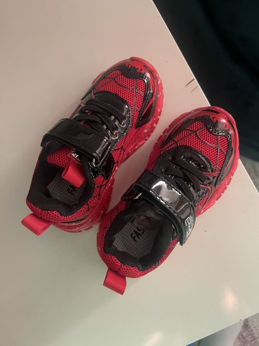 Детски маратонки 24