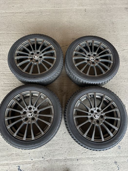 Джанти Skoda с зимни гуми Yokohama 225/45/17 DOT1824 на 1 зима
