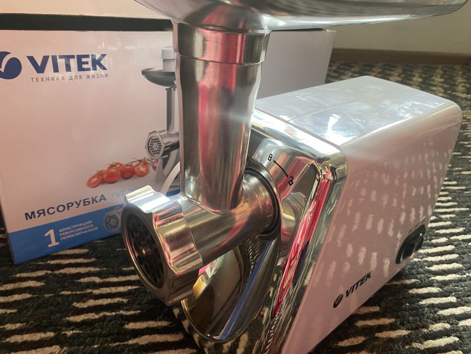Мясорубка,Vitek,использованна  только для мяса