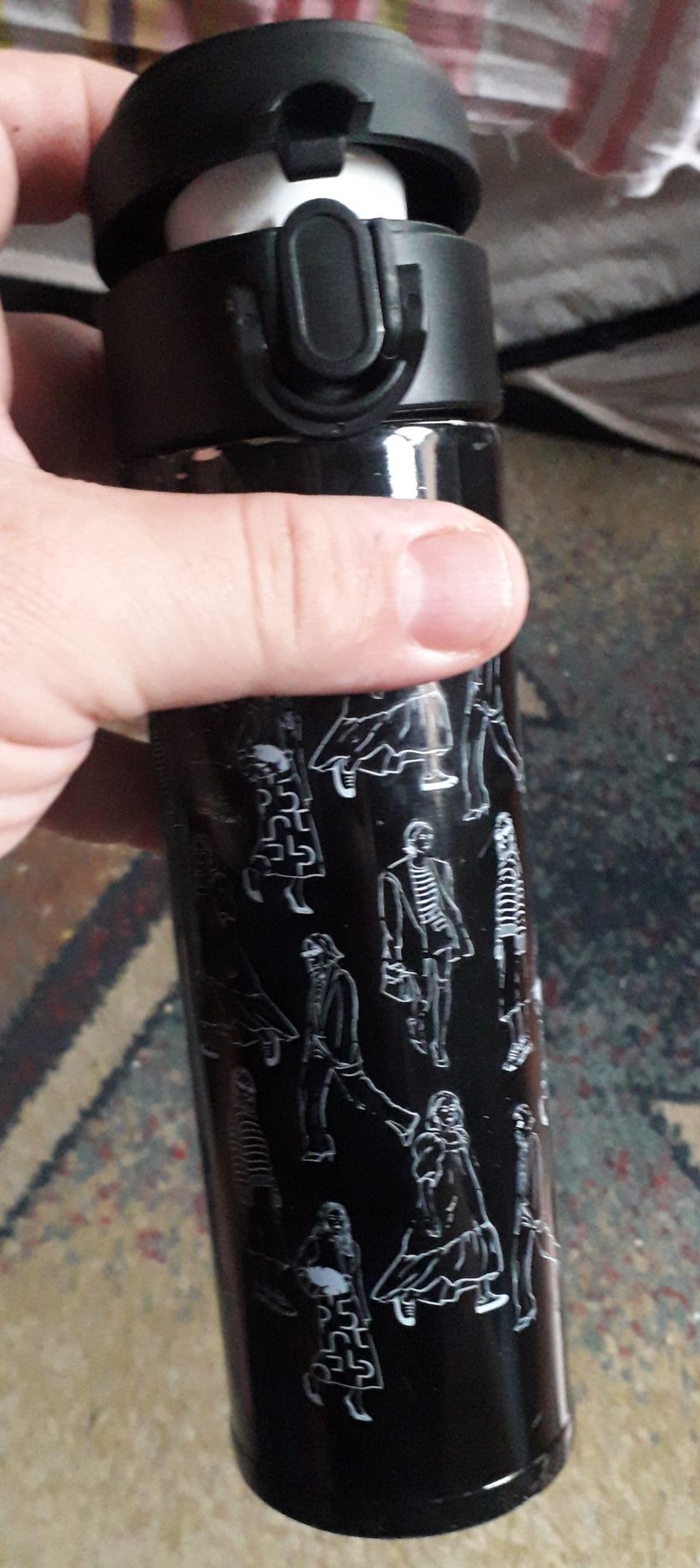 Thermos negru mare doar 30 lei