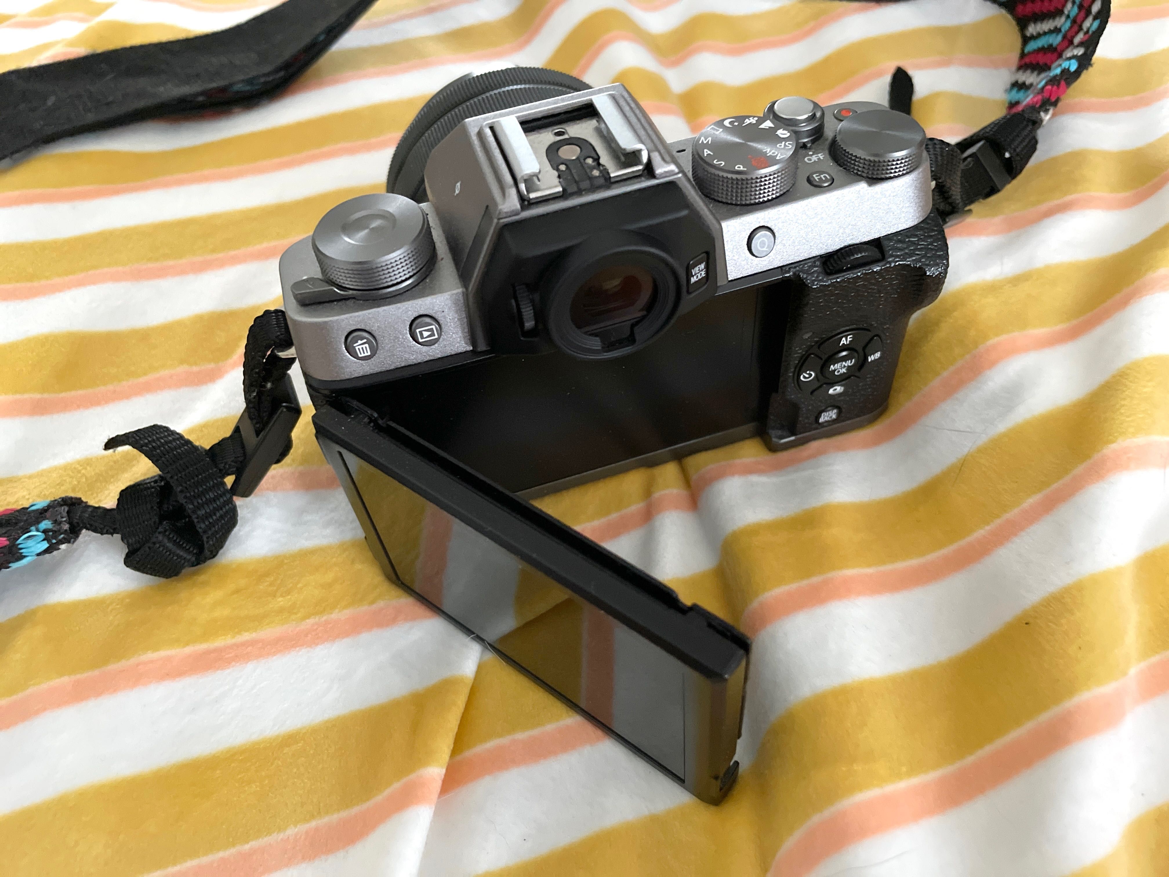 фотоапарат Fujifilm X-T100 обектив Fujinon XC 15-45mm f/3.5-5.6 OIS PZ