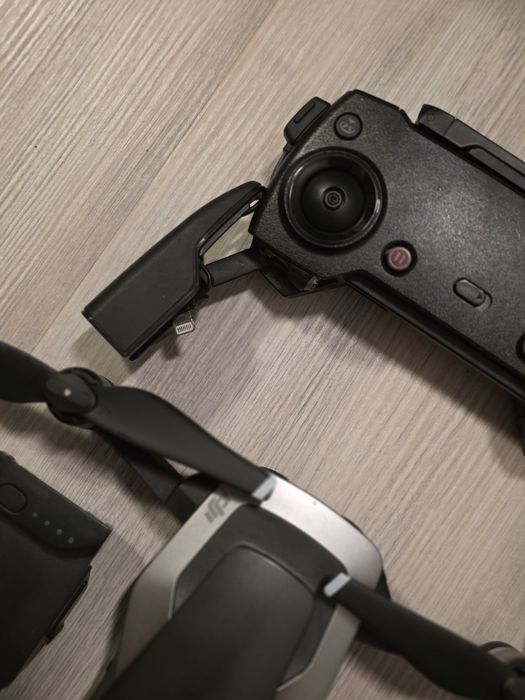 Drona DJI cu geanta si accesorii