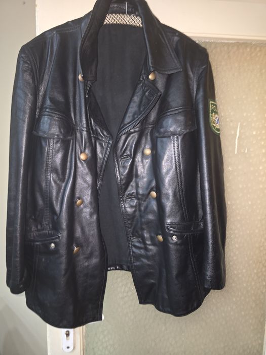 Кожено яке от телешки бокс. Масивно здраво отговаря на XXL.